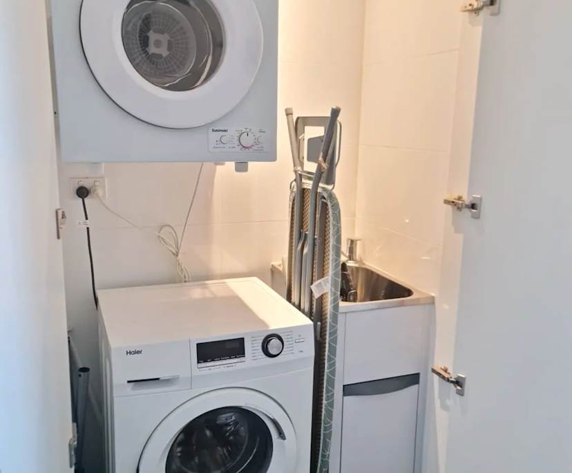 $1,350, Whole-property, 2 bathrooms, Mascot NSW 2020