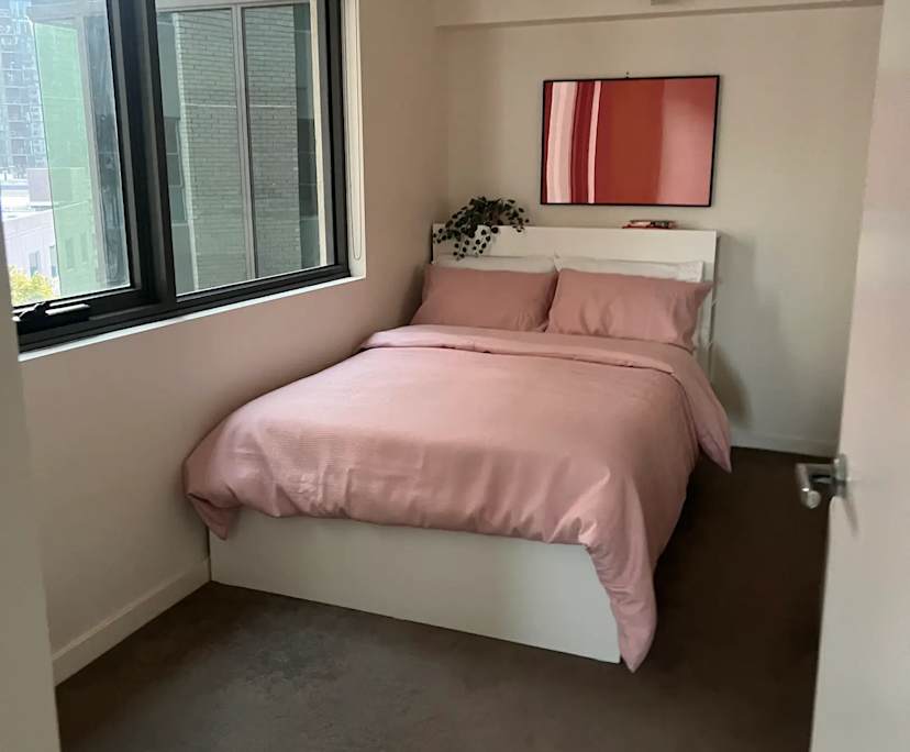 Furnished room in a flatshare