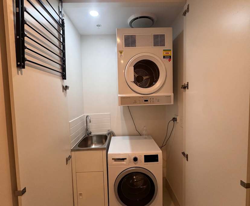 $1,600, Whole-property, 2 bathrooms, Glebe NSW 2037