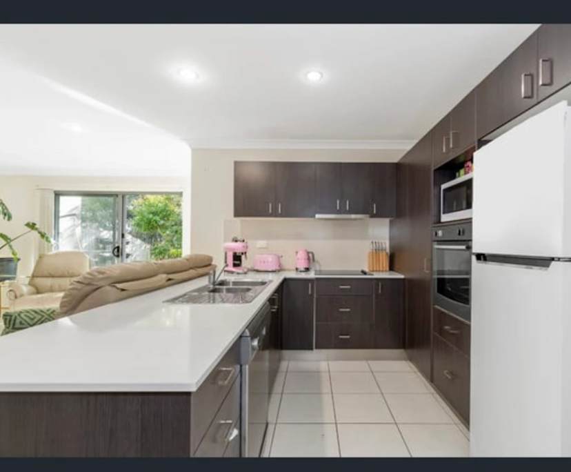 $330, Share-house, 3 bathrooms, Pimpama QLD 4209