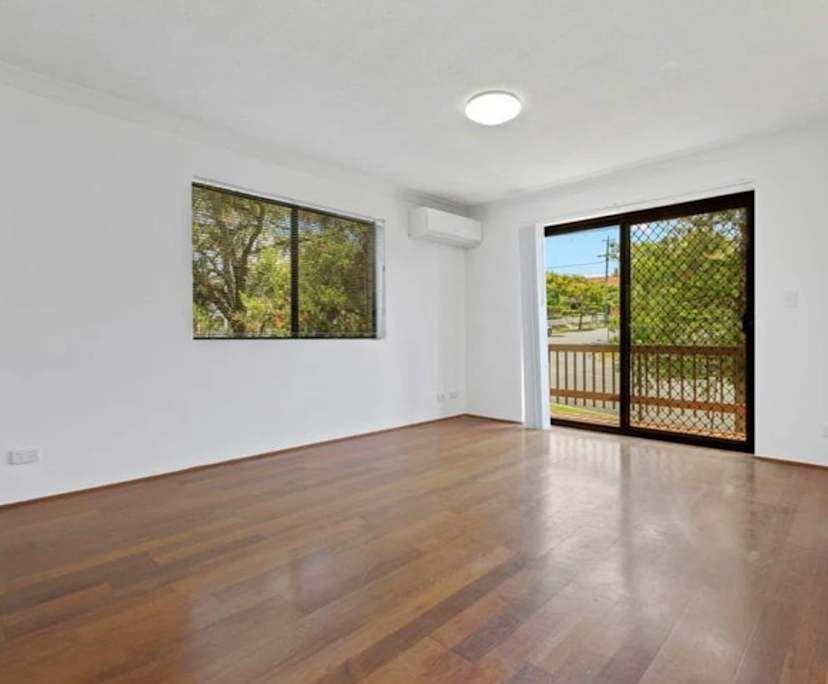 Unfurnished room in a flatshare