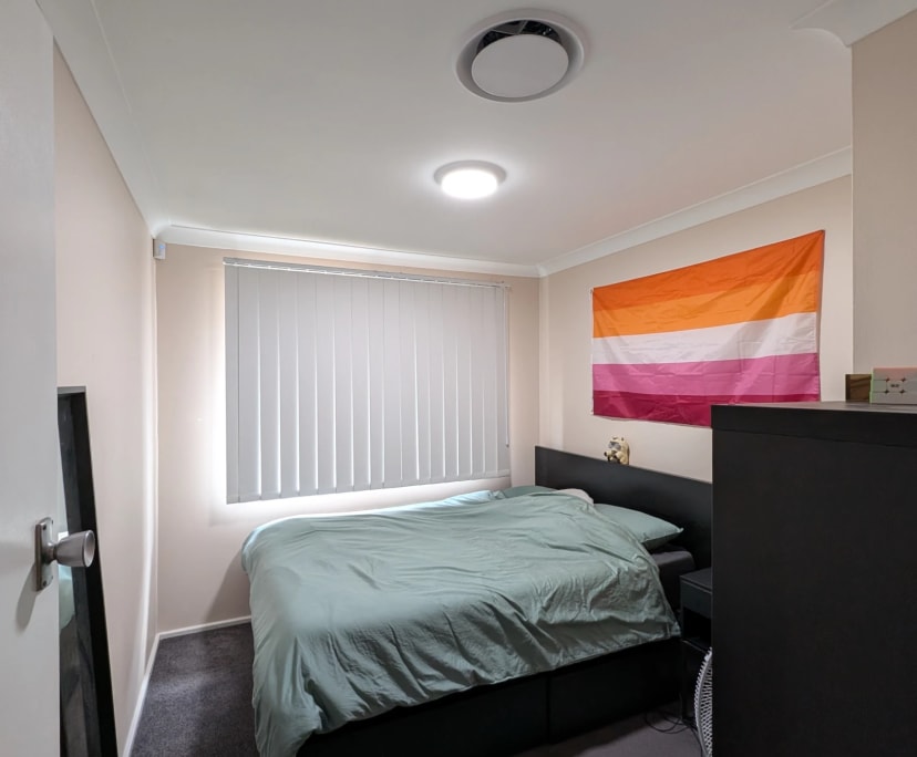 Room in a share house