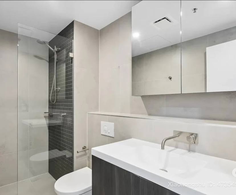 Unfurnished room with own bathroom
