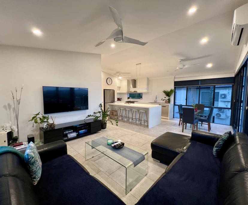 $300, Share-house, 5 bathrooms, Mooroobool QLD 4870