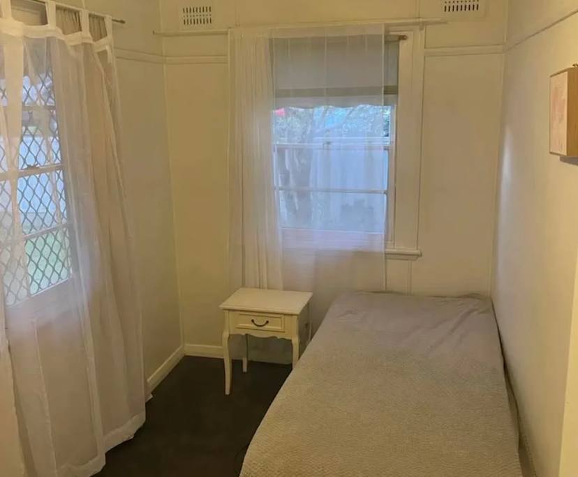 Room in a share house