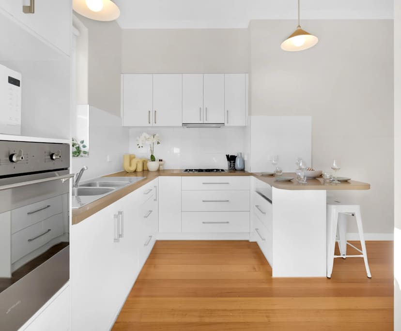 $1,580, Whole-property, 4 bathrooms, Caulfield South VIC 3162