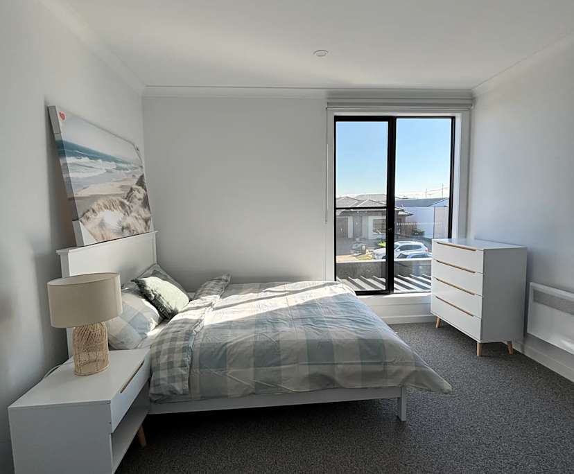 $250, Share-house, 3 bathrooms, Fraser Rise VIC 3336