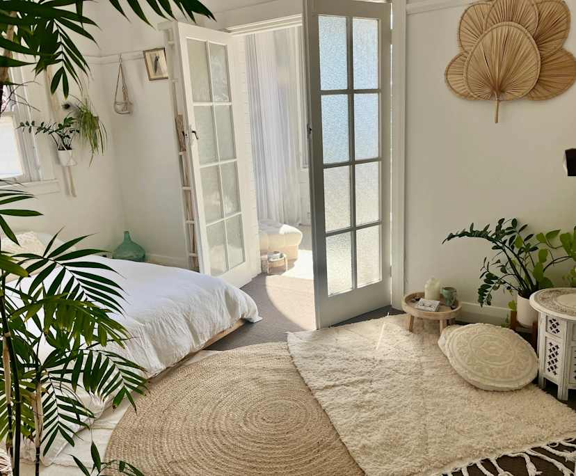 Furnished room in a flatshare