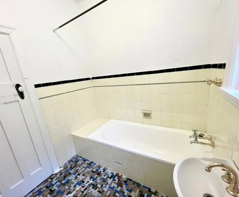 $750, Whole-property, 2 bathrooms, Ashfield NSW 2131