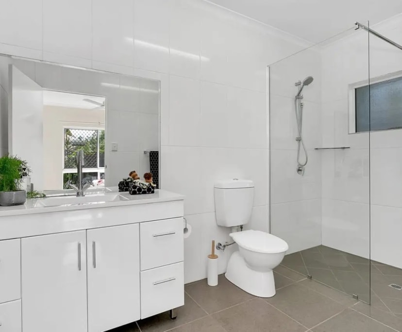 $350, Share-house, 3 bathrooms, Manunda QLD 4870