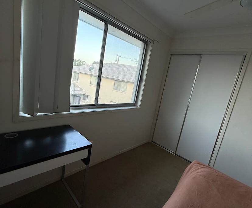 $240, Share-house, 3 bathrooms, Eight Mile Plains QLD 4113