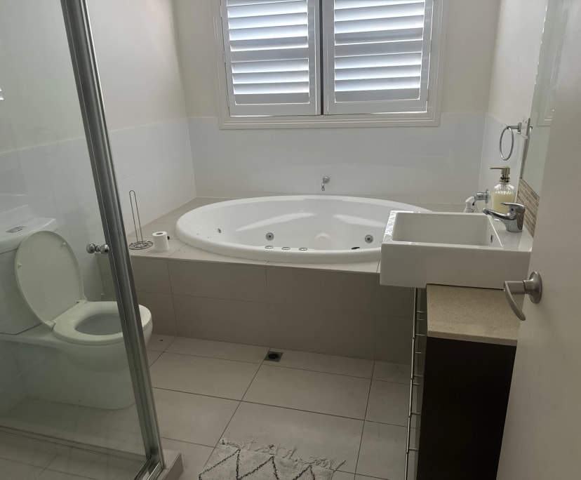 $325, Share-house, 3 bathrooms, Ormeau QLD 4208