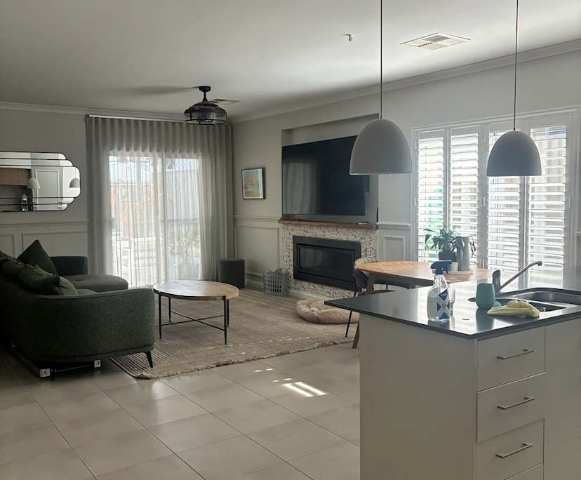 Furnished room with own bathroom