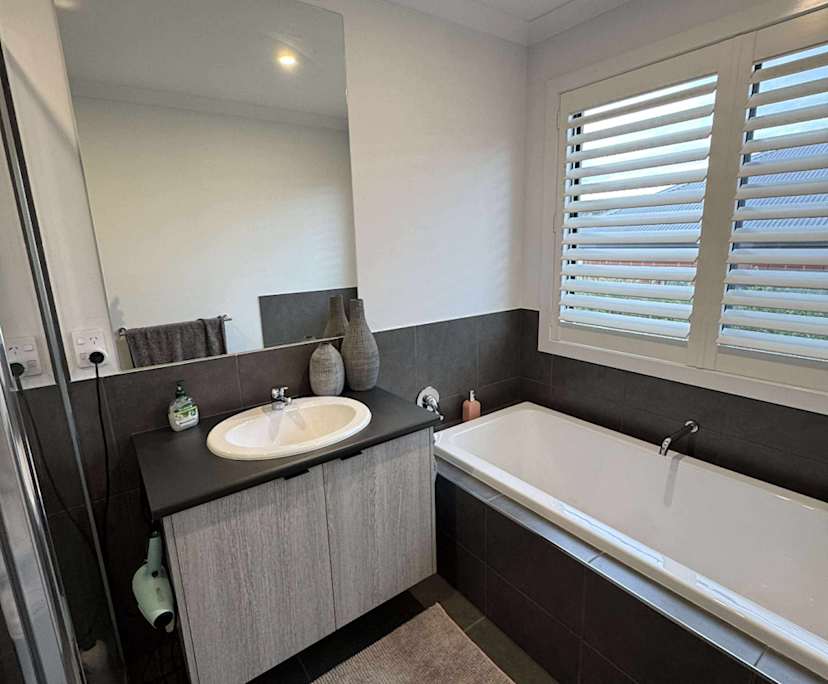 $250, Share-house, 4 bathrooms, Drouin VIC 3818