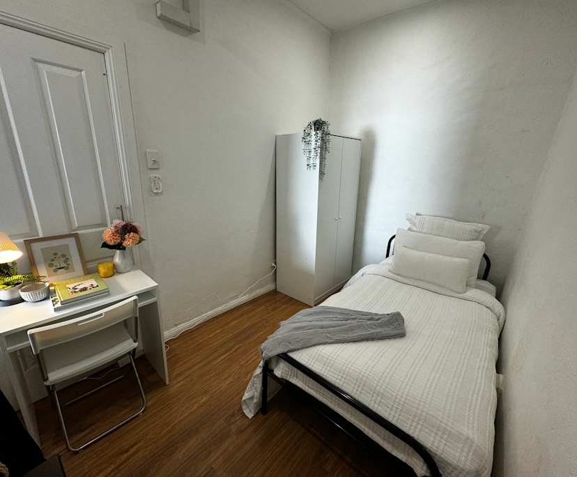 $300, Flatshare, 6 bathrooms, Newtown NSW 2042