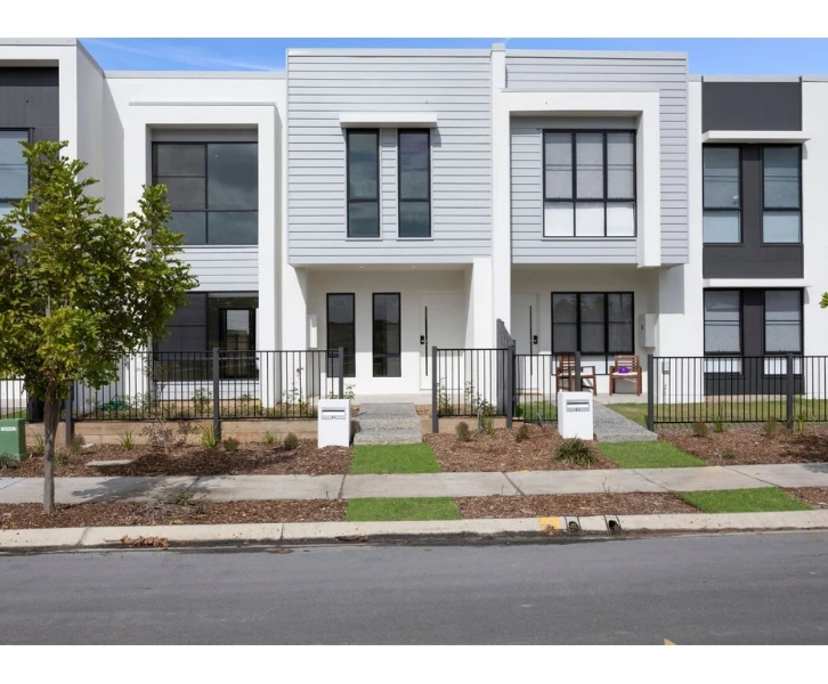 $320, Share-house, 3 bathrooms, Redland Bay QLD 4165