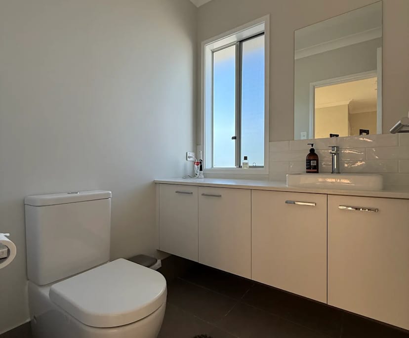 $400, Share-house, 4 bathrooms, Helensvale QLD 4212