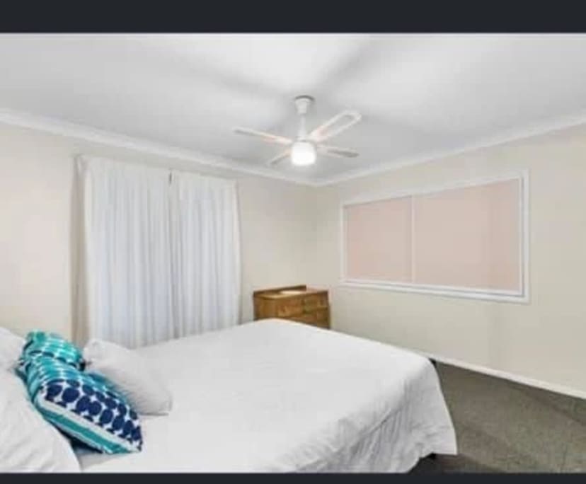 $400, Student-accommodation, 6 bathrooms, Belmont QLD 4153