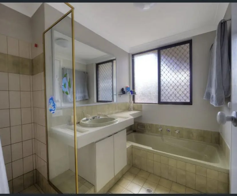 Furnished room in a share house