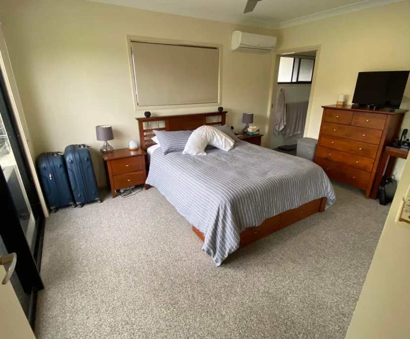 $360, Share-house, 3 bathrooms, Camp Hill QLD 4152