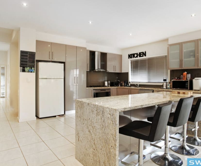 $230, Share-house, 4 bathrooms, Caroline Springs VIC 3023