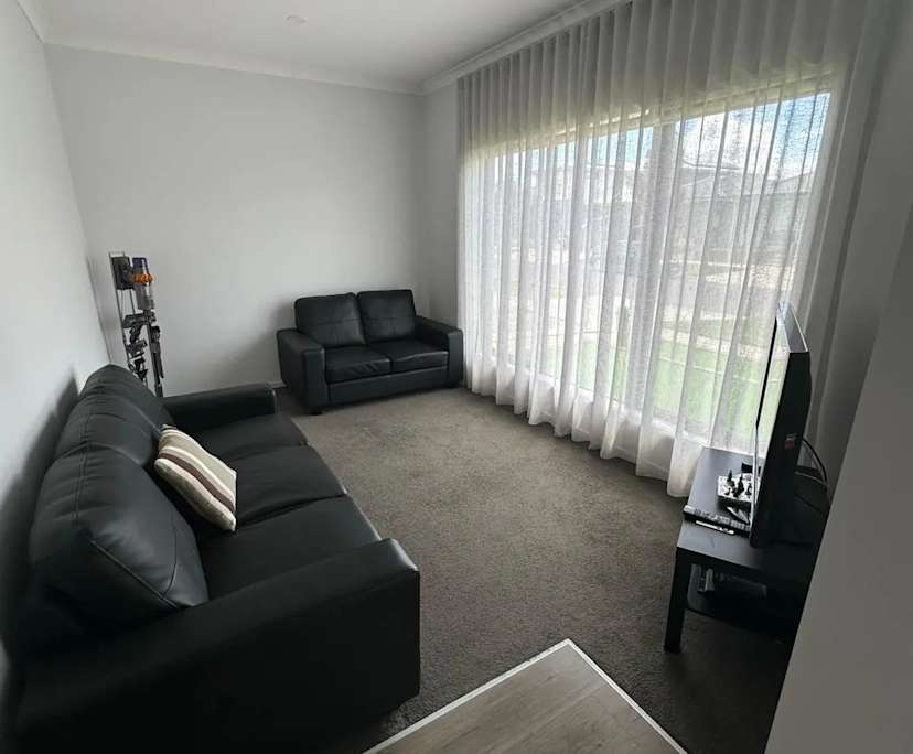 Unfurnished room in a share house