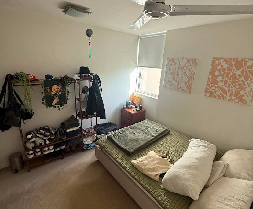Furnished room in a share house