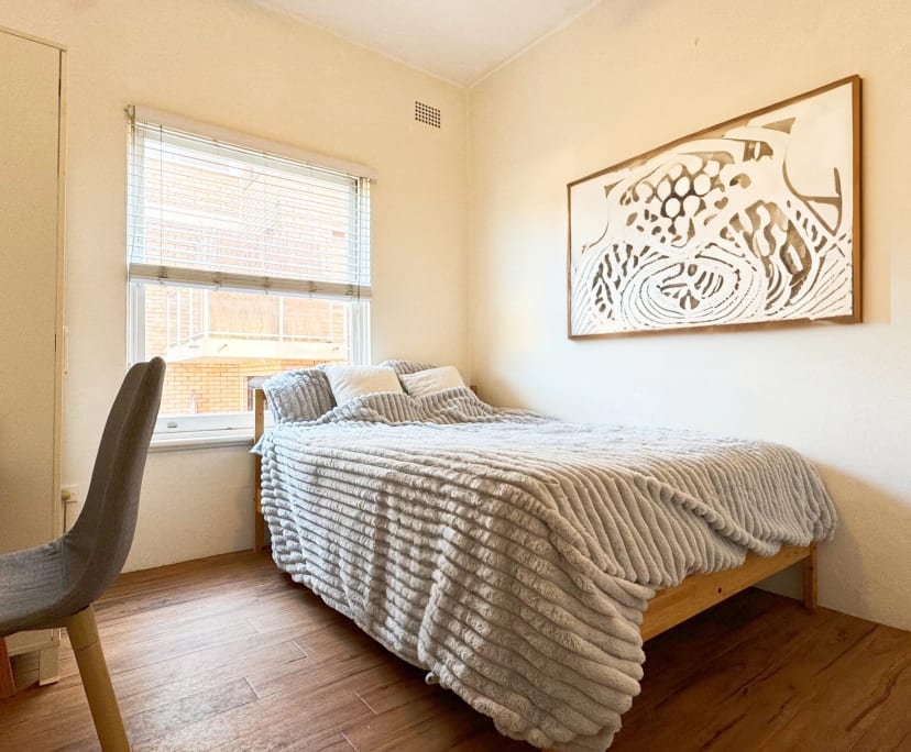 Furnished room in a flatshare