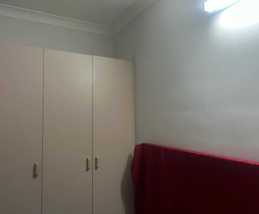 $220, Flatshare, 2 bathrooms, Driver NT 0830