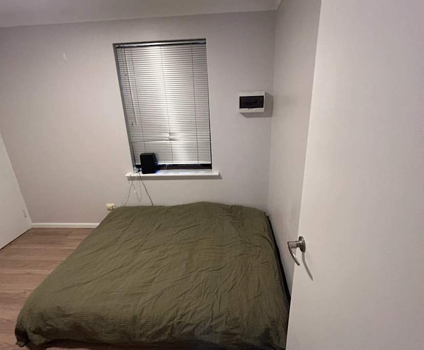 Unfurnished room with own bathroom