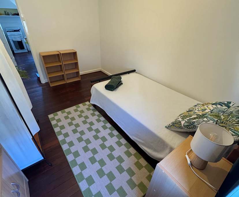 Room in a share house