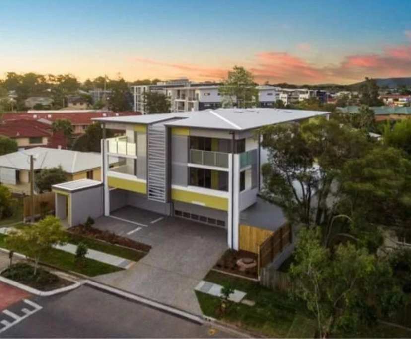 Unfurnished room with own bathroom