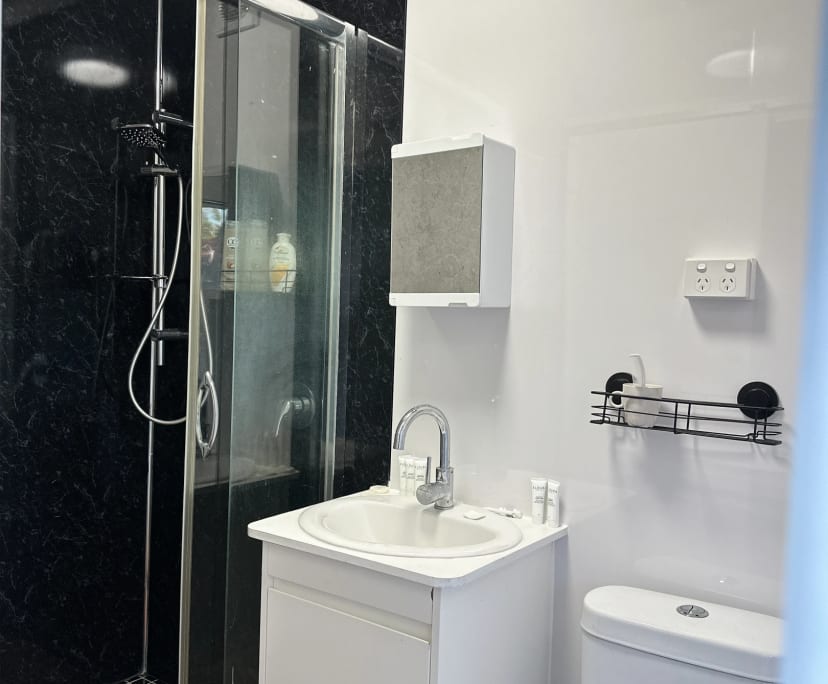 $305, Homestay, 2 rooms, Wilson WA 6107, Wilson WA 6107