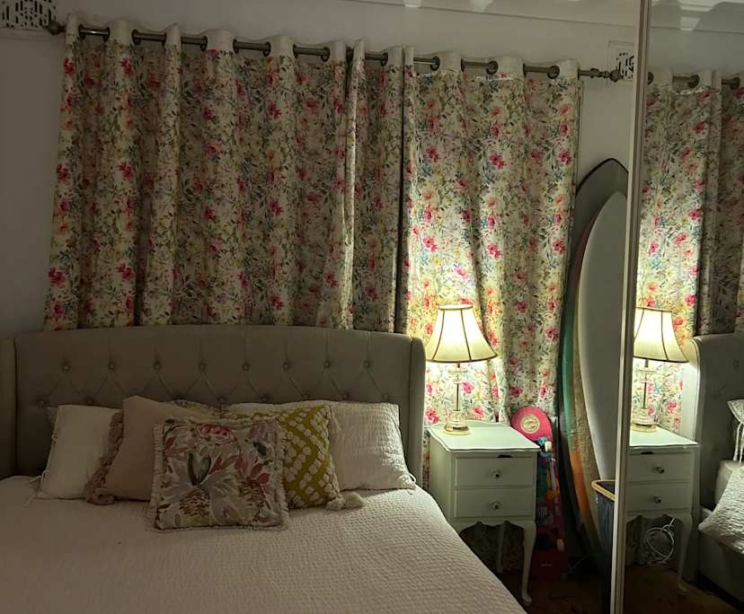 Furnished room in a flatshare