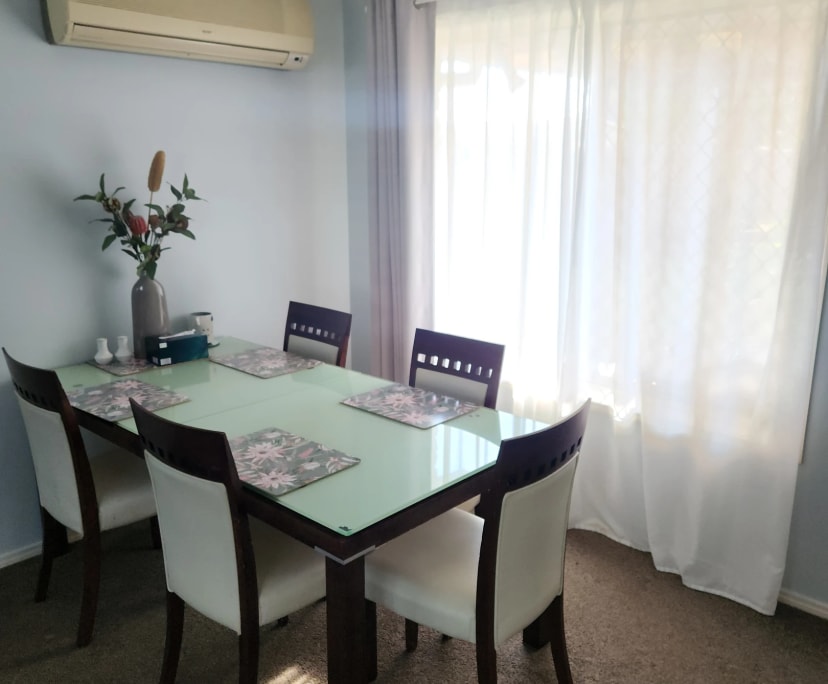 $300, Share-house, 3 bathrooms, Banora Point NSW 2486