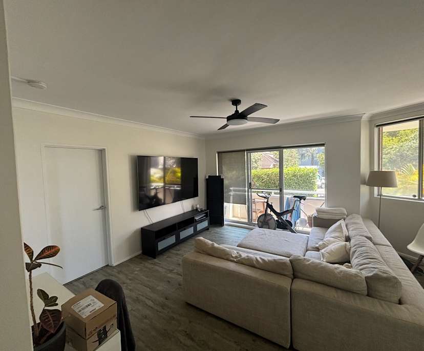 Furnished room in a flatshare