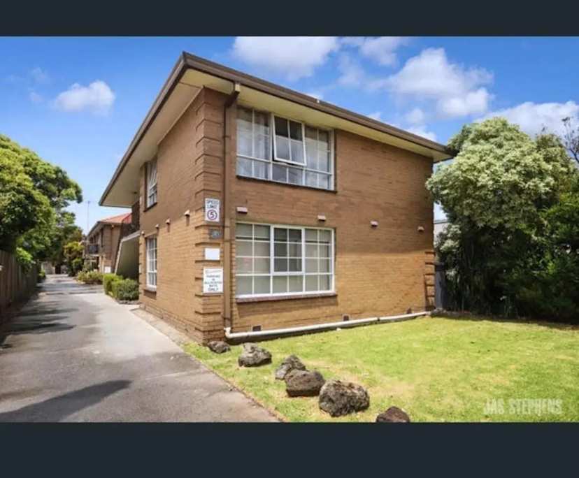 Whole property with 2 rooms for rent