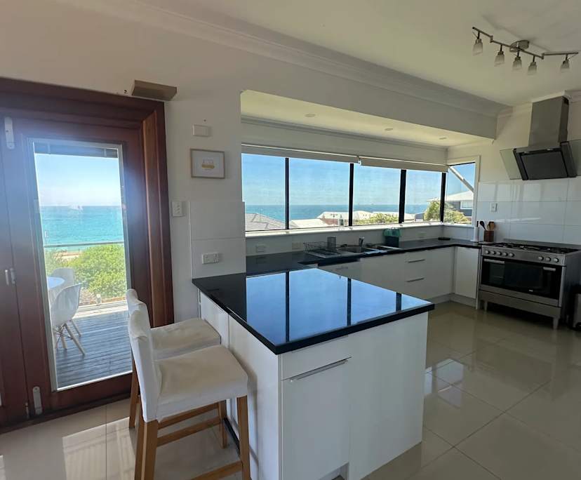 $330, Share-house, 3 bathrooms, Quinns Rocks WA 6030