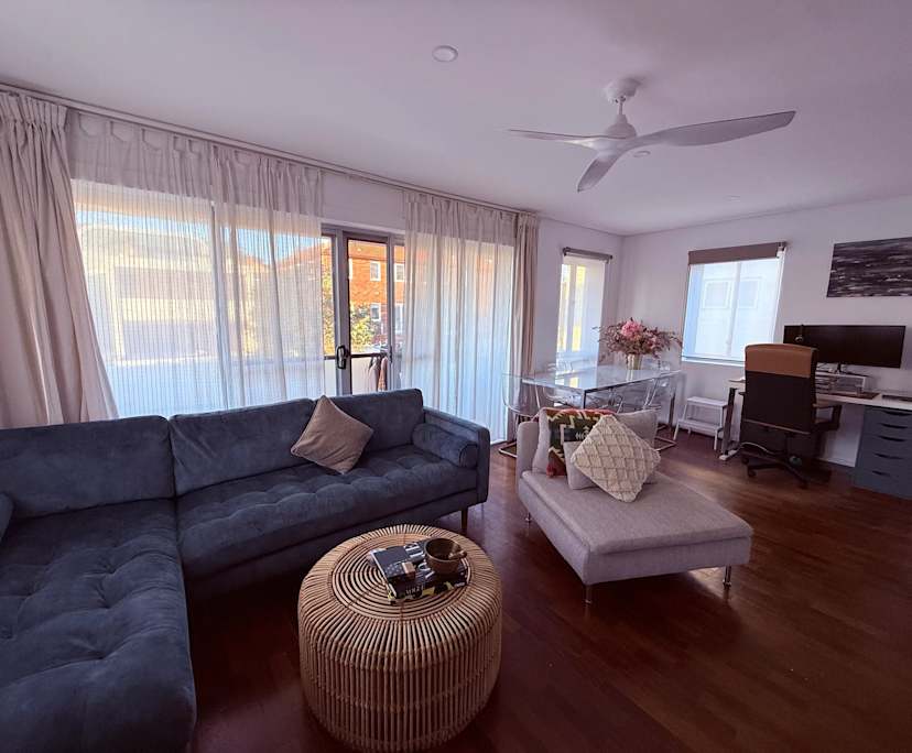 Furnished room in a flatshare