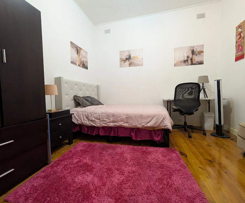 Furnished room in a share house