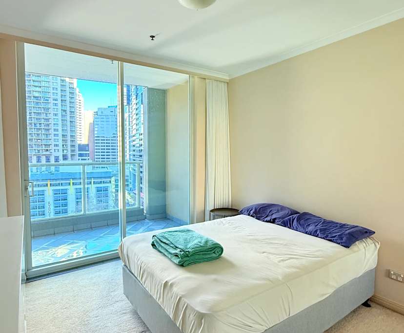 Furnished room in a flatshare