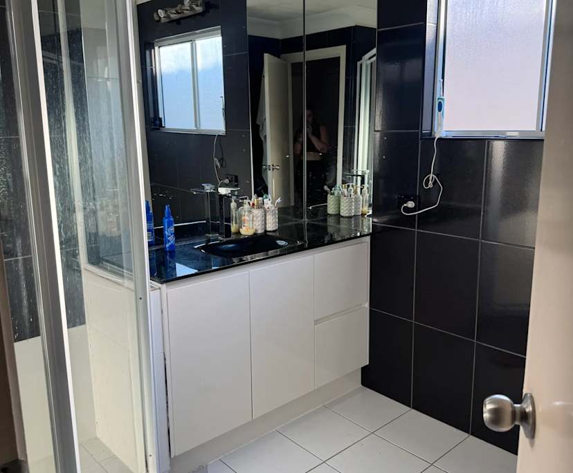 $400, Share-house, 5 bathrooms, Mermaid Waters QLD 4218
