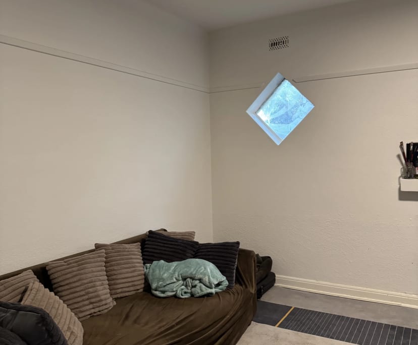 Whole property with 2 rooms for rent