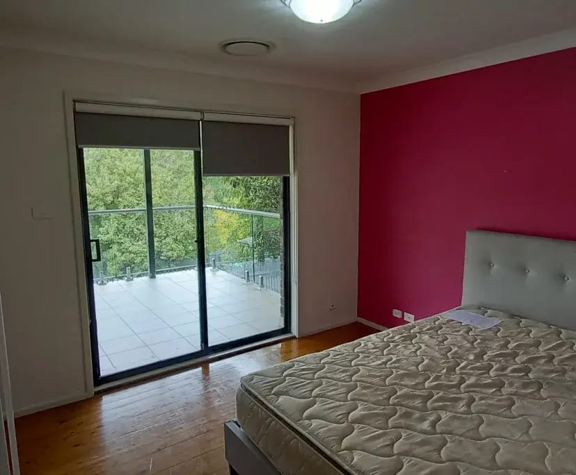 Furnished room in a flatshare