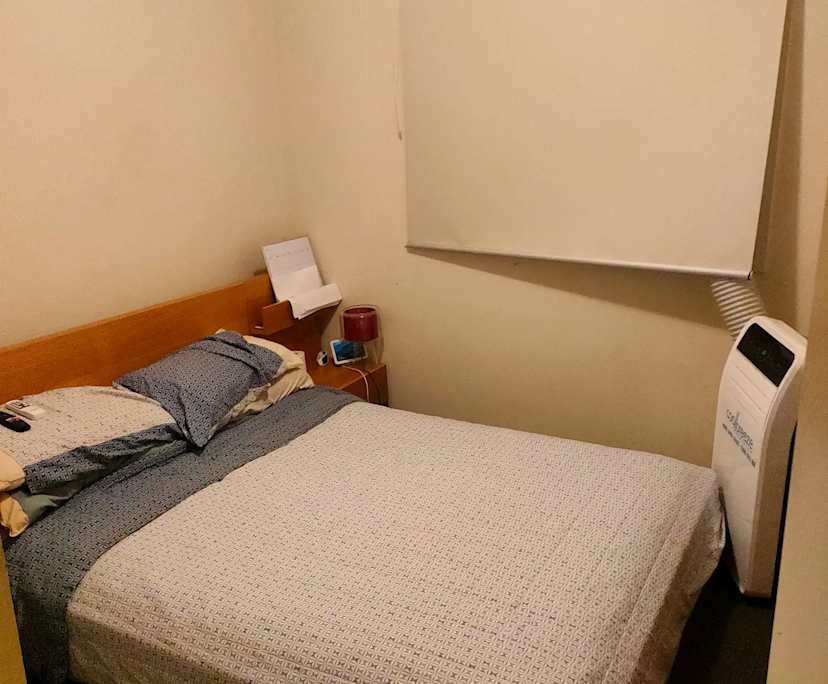 Room in a share house