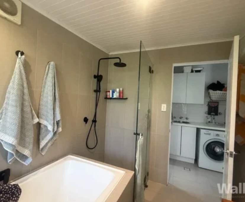 $300, Share-house, 4 bathrooms, Tighes Hill NSW 2297