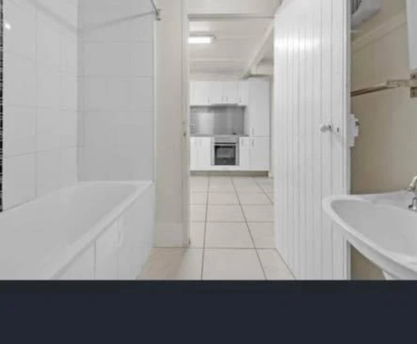 $210, Flatshare, 2 bathrooms, Highgate Hill QLD 4101