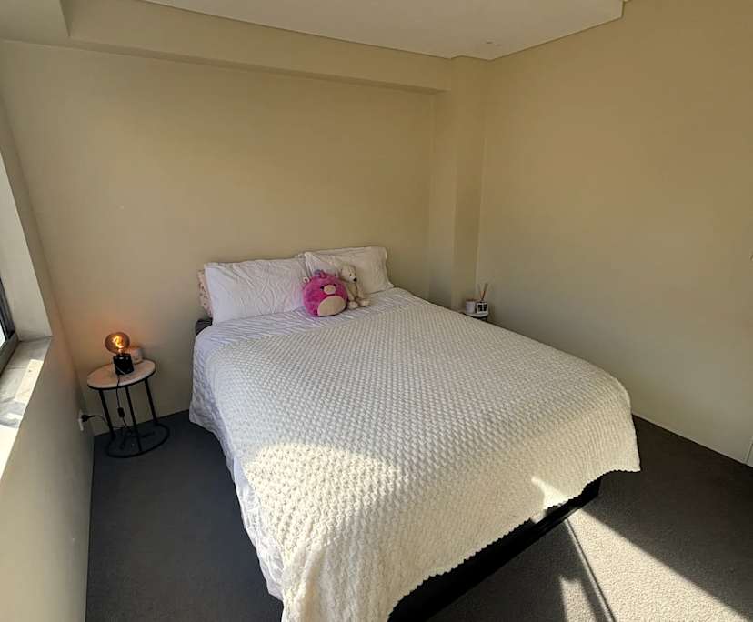 Furnished room in a flatshare