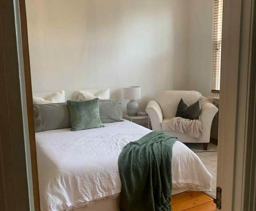 $350, Share-house, 3 bathrooms, Windsor VIC 3181