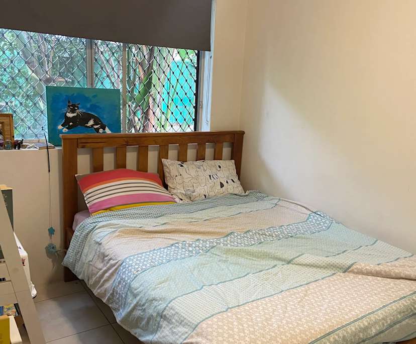 Furnished room in a flatshare